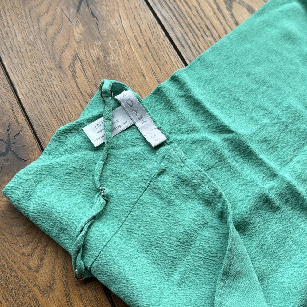 indah mint skirt XS and backless crop top set - Picture 5 of 6